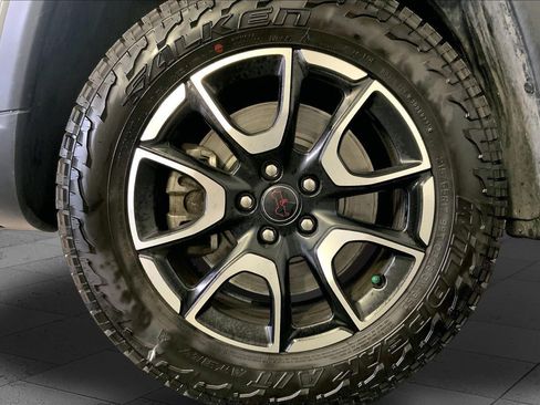 Used 2025 Jeep Compass Trailhawk w/ Trailer Tow Group AWD/4WD image 9