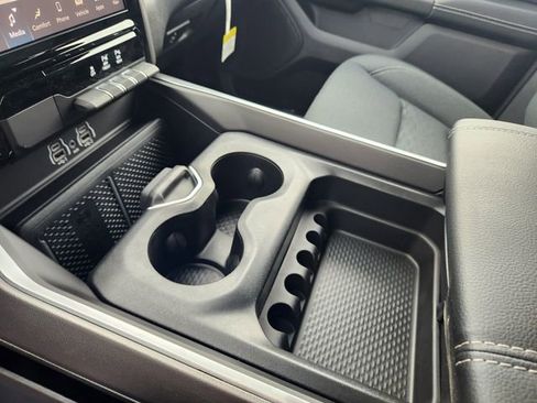 New 2026 RAM 1500 4x4 Crew Cab image 21