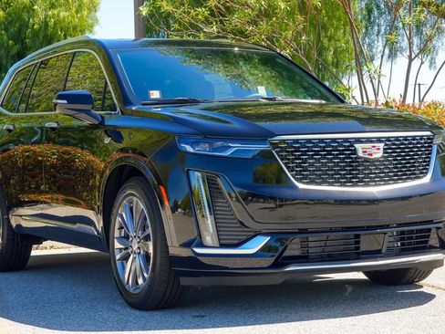Certified 2025 Cadillac XT6 Premium Luxury w/ Technology Package image 5
