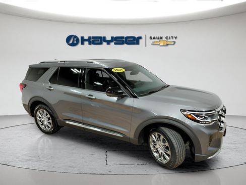 Used 2026 Ford Explorer Platinum AWD/4WD image 16