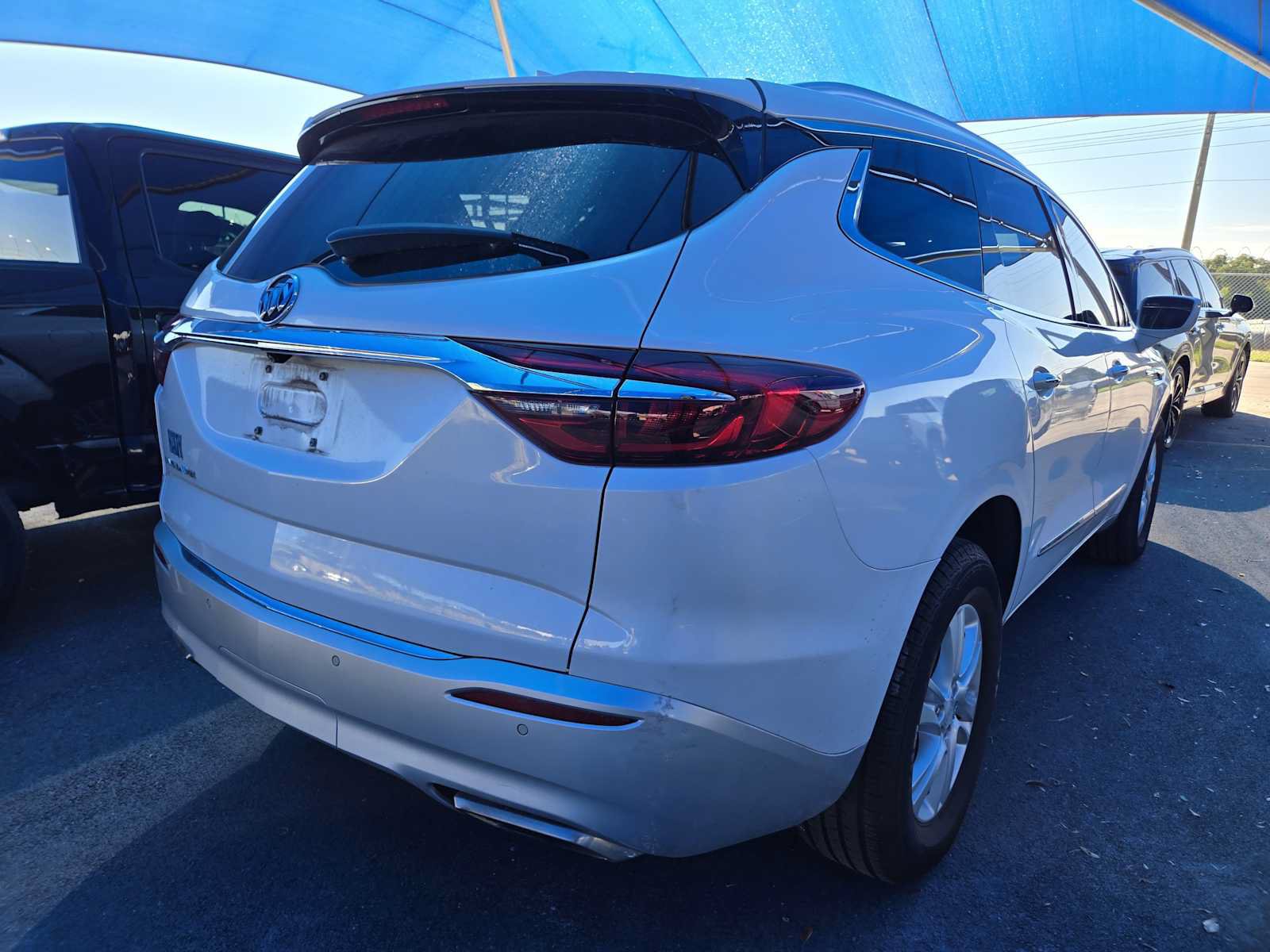 Used 2020 Buick Enclave Essence w/ Sound and Sites Package FWD image 4