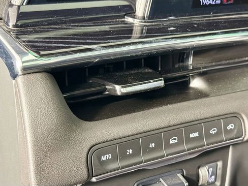Used 2022 Cadillac Escalade ESV Sport w/ Touring Package AWD/4WD image 10