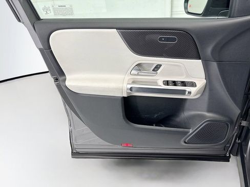 Certified 2022 Mercedes-Benz GLB 250 4MATIC image 23