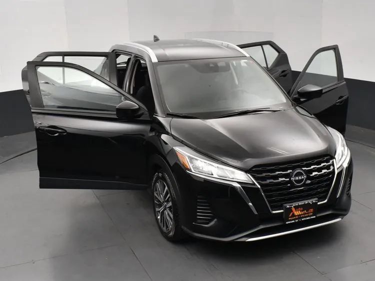 Used 2024 Nissan Kicks SV FWD image 10
