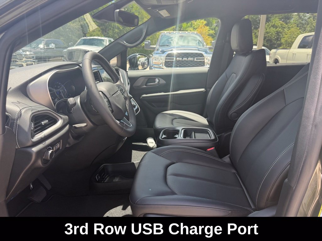 New 2027 Chrysler Pacifica Select w/ Family Tech Group FWD image 9