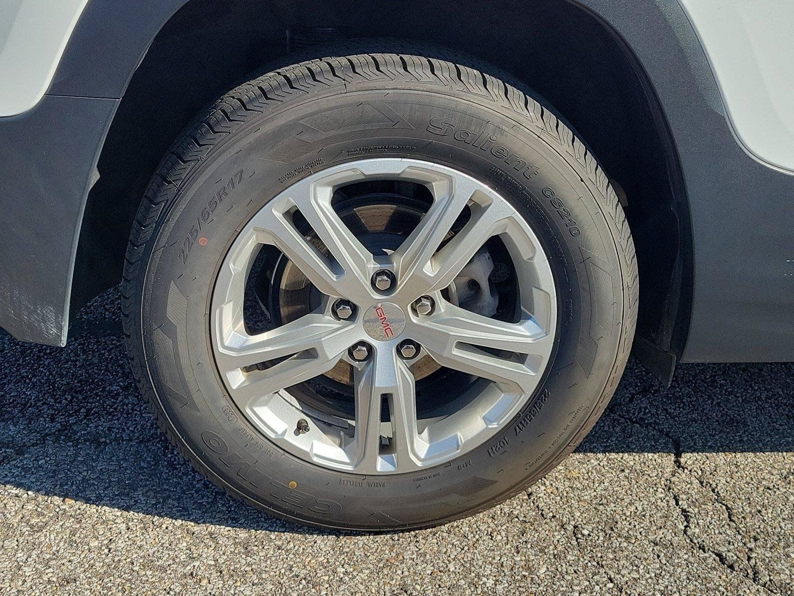 Used 2024 GMC Terrain SLE AWD/4WD image 5