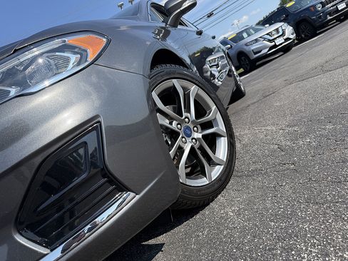 Used 2019 Ford Fusion SEL FWD image 2