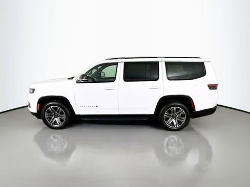 Used 2025 Jeep Wagoneer 4WD image 13