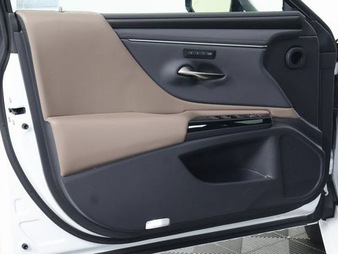 Certified 2025 Lexus ES 300h w/ Premium Package FWD image 12