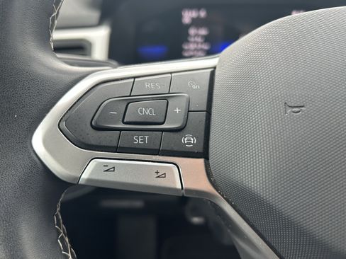 Certified 2023 Volkswagen Atlas SE image 17