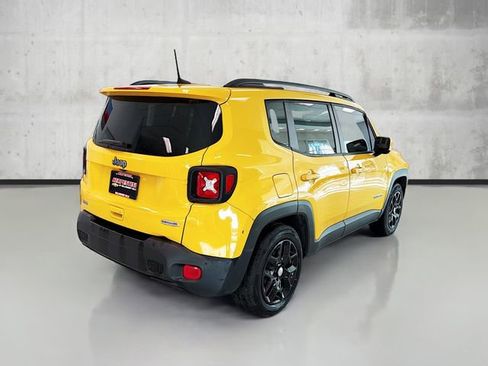 Used 2018 Jeep Renegade Latitude image 5