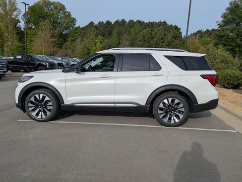 New 2026 Ford Explorer Platinum image 7