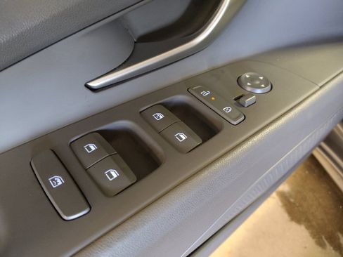 Used 2024 Hyundai Elantra SEL image 27