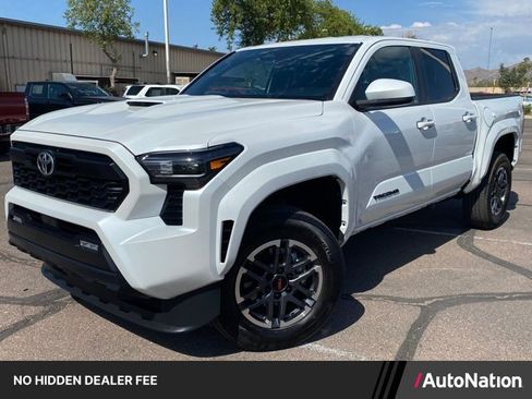 Certified 2025 Toyota Tacoma TRD Sport AWD/4WD image 1