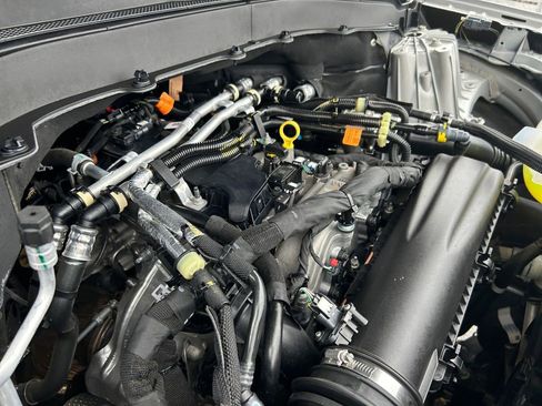 Used 2025 Ford Explorer Active w/ Active Comfort Package image 30