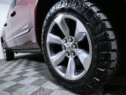 Used 2019 RAM 1500 Limited AWD/4WD image 2
