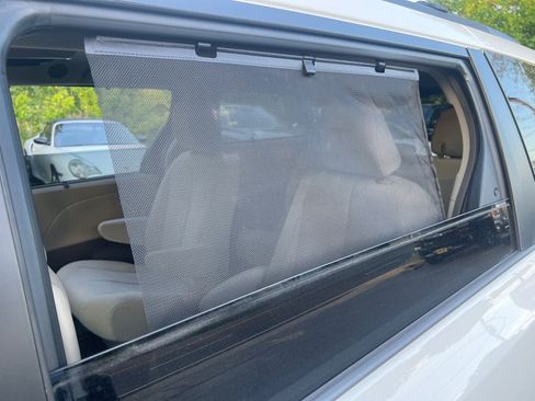 Used 2012 Toyota Sienna LE FWD image 16