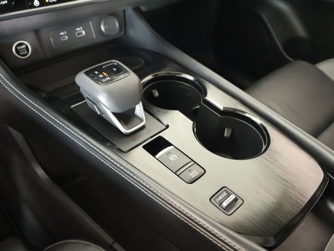 Used 2023 Nissan Rogue SL FWD image 8