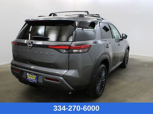 New 2026 Nissan Pathfinder SL image 4