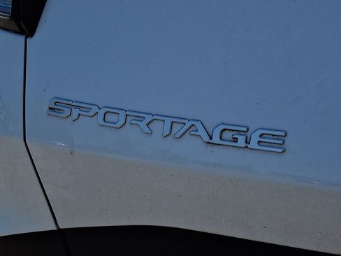 Used 2023 Kia Sportage EX AWD/4WD image 31