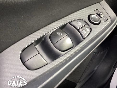 Used 2025 Nissan Sentra SV FWD image 18