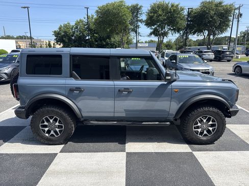 Used 2025 Ford Bronco Badlands AWD/4WD image 3