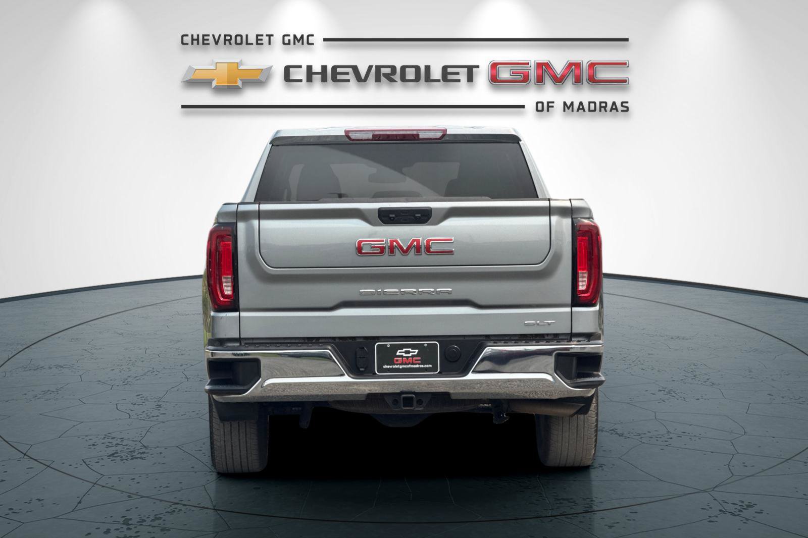 Used 2025 GMC Sierra 1500 SLT AWD/4WD image 4
