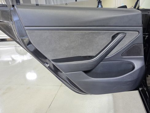 Used 2018 Tesla Model 3 Long Range image 13