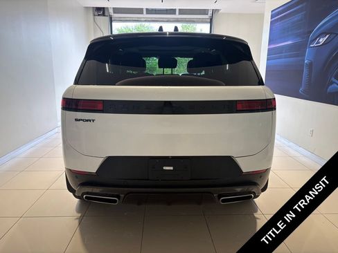 Used 2024 Land Rover Range Rover Sport SE AWD/4WD image 3