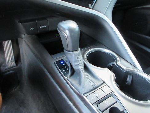 Used 2024 Toyota Camry XSE FWD image 28