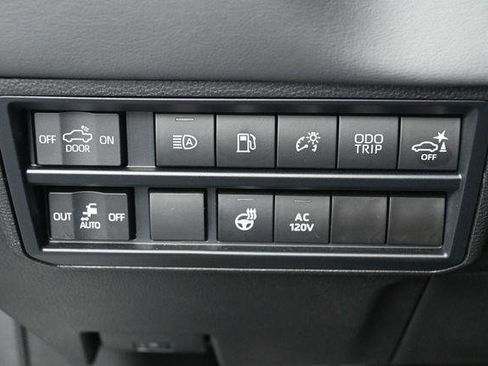 Used 2024 Toyota Tundra Platinum AWD/4WD image 15