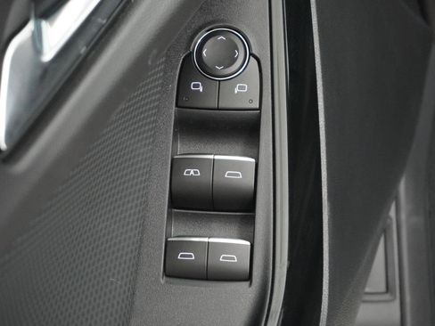 New 2026 Chevrolet Equinox RS w/ Convenience Package III FWD image 15