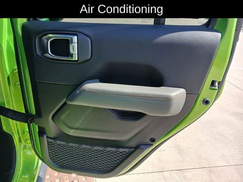 New 2025 Jeep Gladiator Mojave w/ Safety Group image 18