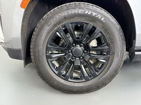 Used 2024 GMC Yukon XL Denali image 34