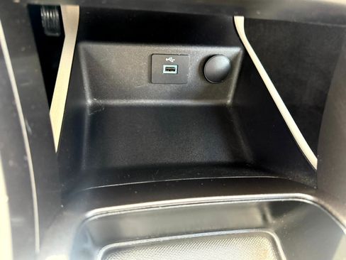 Used 2018 Ford Fusion SE image 13