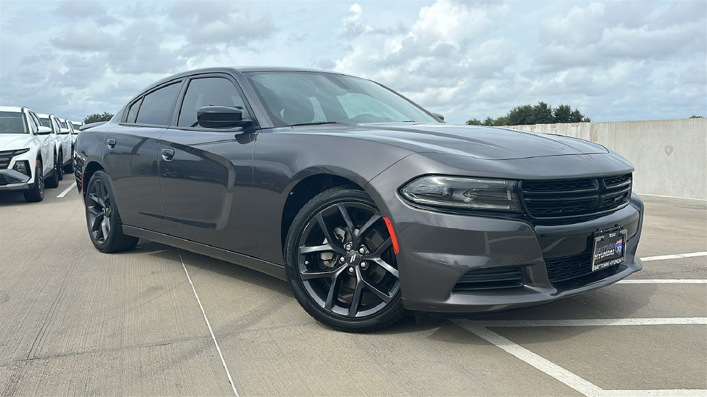 Used 2023 Dodge Charger SXT w/ Blacktop Package RWD image 5
