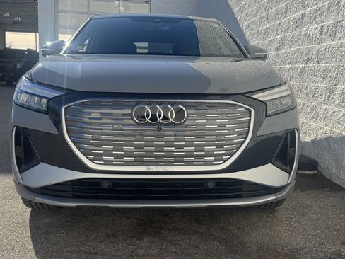 Used 2023 Audi Q4 e-tron Premium image 2
