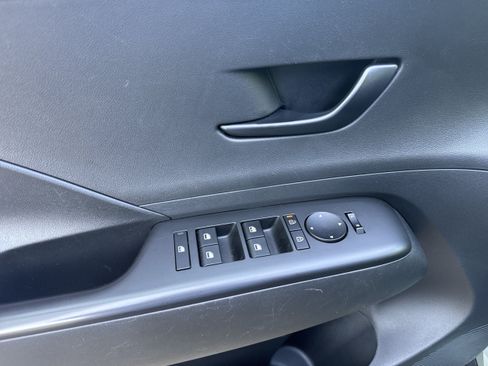 Used 2025 Hyundai Kona SEL AWD/4WD image 8