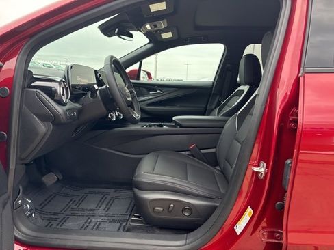 Used 2024 Chevrolet Blazer EV LT image 11