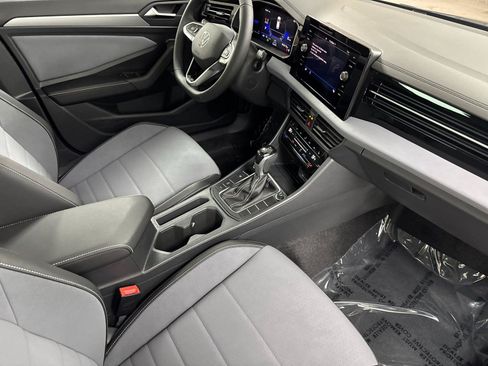 New 2027 Volkswagen Jetta SE FWD image 14
