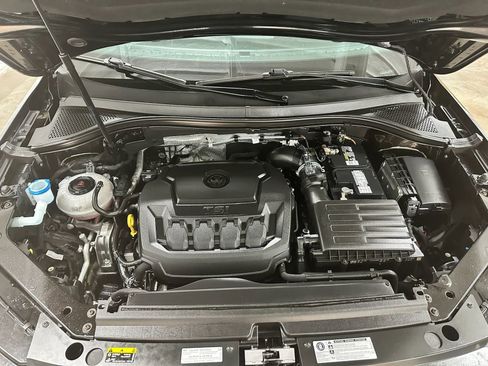Used 2020 Volkswagen Tiguan S image 15