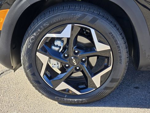 Certified 2025 Kia Seltos EX image 10