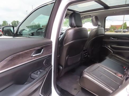 Used 2023 Jeep Grand Cherokee 4WD 4xe image 23