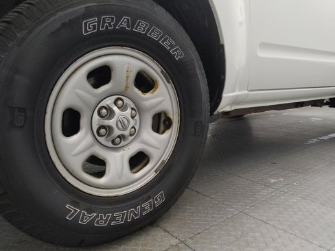 Used 2014 Nissan Xterra X AWD/4WD image 31