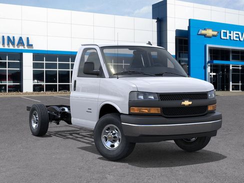 New 2025 Chevrolet Express 3500 w/ Power Convenience Package image 7