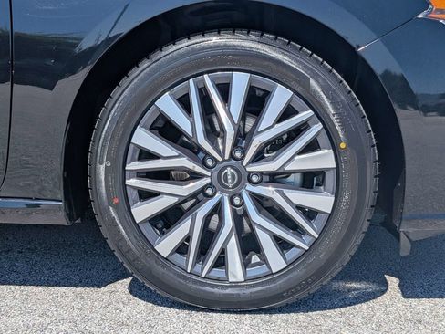 Used 2025 Nissan Altima 2.5 SV FWD image 10