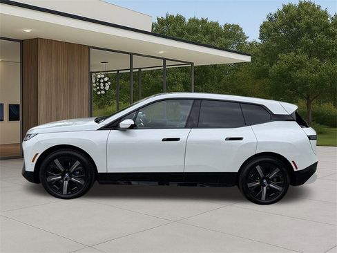 Used 2025 BMW iX xDrive50 image 9