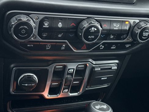 Used 2021 Jeep Wrangler Unlimited Sport image 22