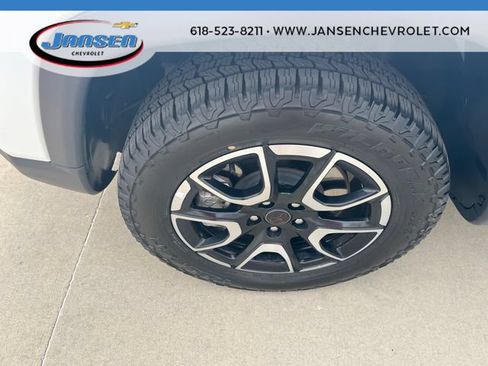 Used 2025 Jeep Compass Trailhawk AWD/4WD image 32