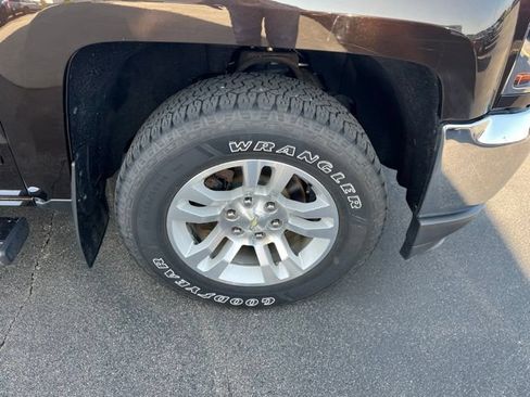 Used 2018 Chevrolet Silverado 1500 LT w/ All Star Edition AWD/4WD image 10